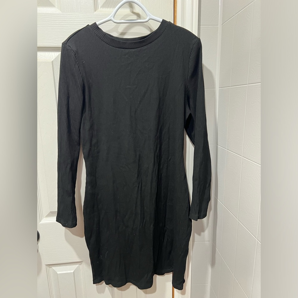 SHEIN black sleeve dress. Sexy back